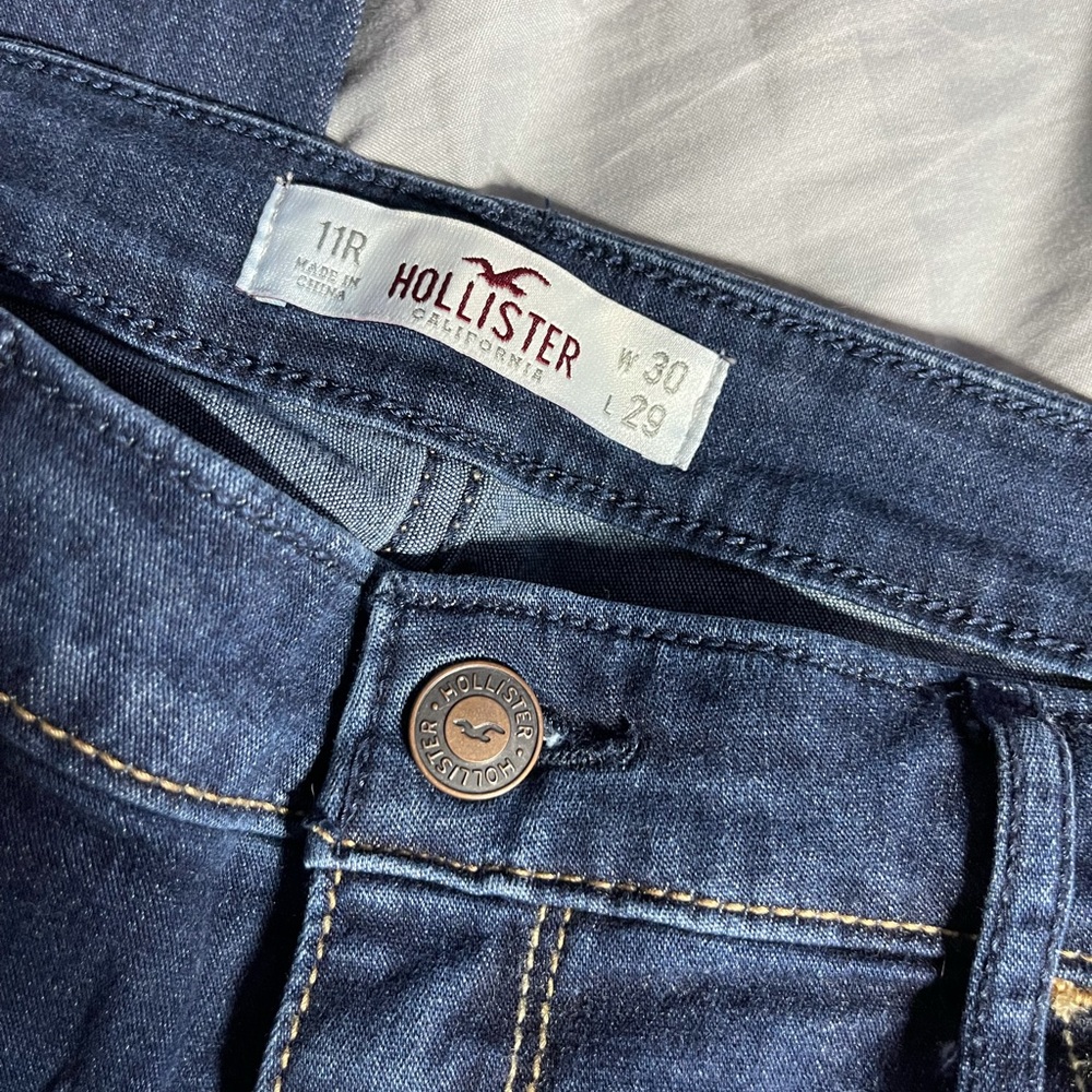 USED HOLLISTER DARK WASH JEANS SIZE: 11R